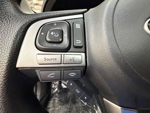 Used 2018 Subaru Forester 2.5i Premium AWD/4WD image 22