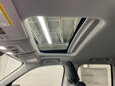 New 2025 Ford Maverick Lobo image 9