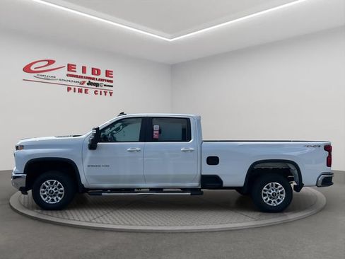 Used 2025 Chevrolet Silverado 2500 LT w/ Convenience Package AWD/4WD image 6