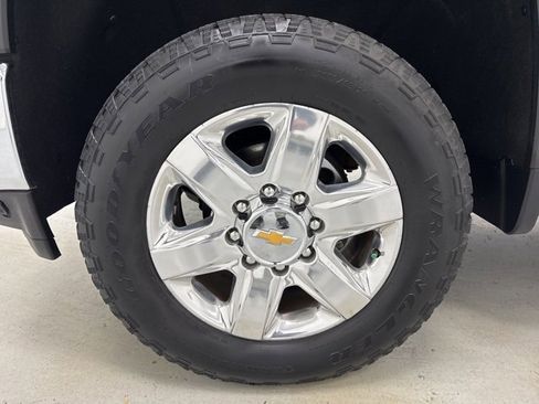 Used 2023 Chevrolet Silverado 2500 LTZ image 39