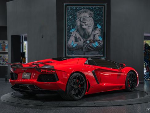 Used 2015 Lamborghini Aventador LP 700-4 AWD/4WD image 3
