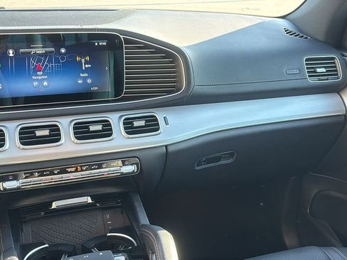 Used 2025 Mercedes-Benz GLS 450 4MATIC image 8