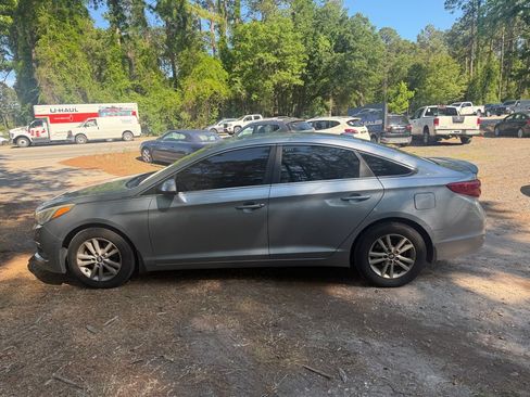 Used 2015 Hyundai Sonata SE FWD image 3