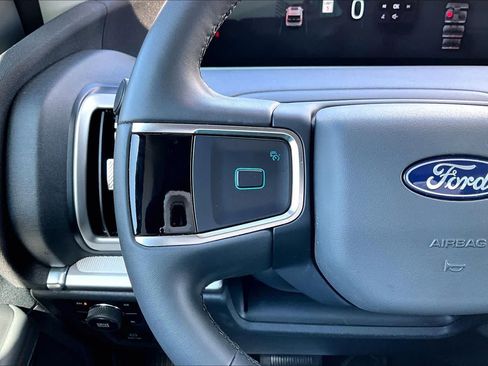 Used 2025 Ford Expedition Active AWD/4WD image 24