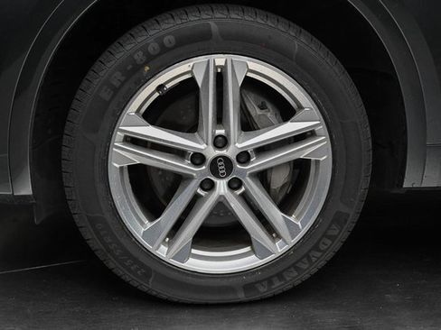 Used 2022 Audi Q5 e Premium w/ Convenience Package image 8