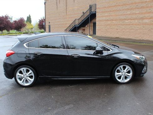Used 2017 Chevrolet Cruze Premier FWD image 5