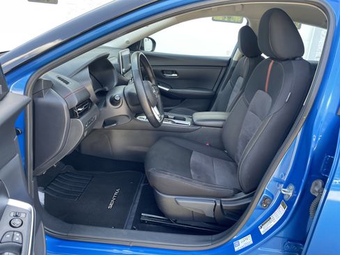 Used 2025 Nissan Sentra SR FWD image 15