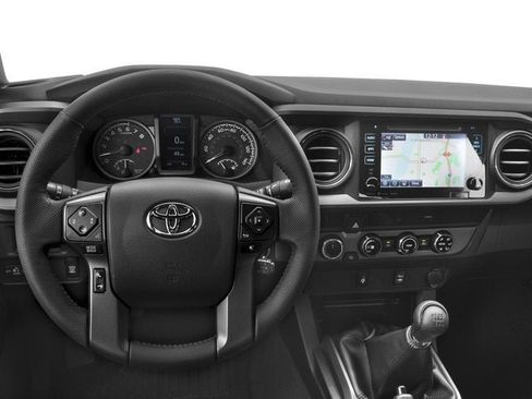 Used 2017 Toyota Tacoma TRD Off-Road w/ Tow Package (A/T) AWD/4WD image 10