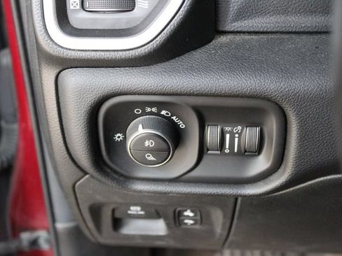 Used 2019 RAM 1500 Big Horn AWD/4WD image 11