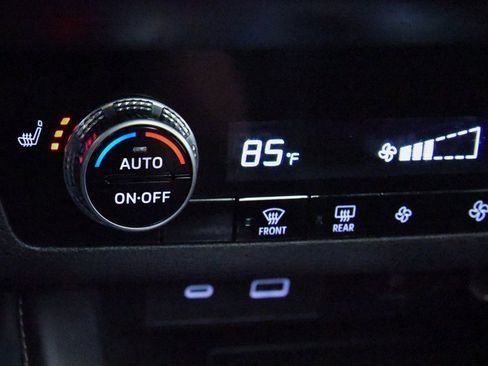 Used 2024 Mitsubishi Outlander SE Black Edition image 20