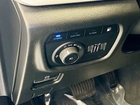 Used 2022 Jeep Grand Cherokee Trailhawk w/ Luxury Tech Group III AWD/4WD image 10