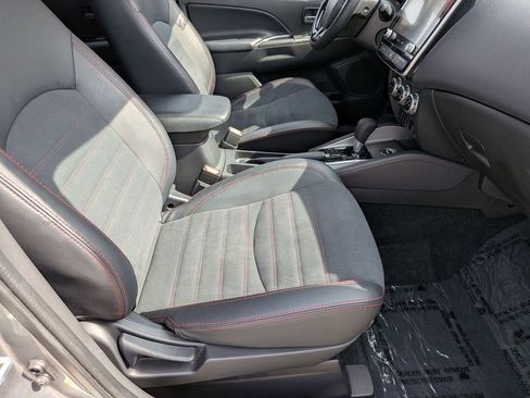Used 2025 Mitsubishi Outlander Sport SE AWD/4WD image 29