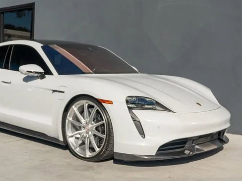 Used 2020 Porsche Taycan Turbo S image 40