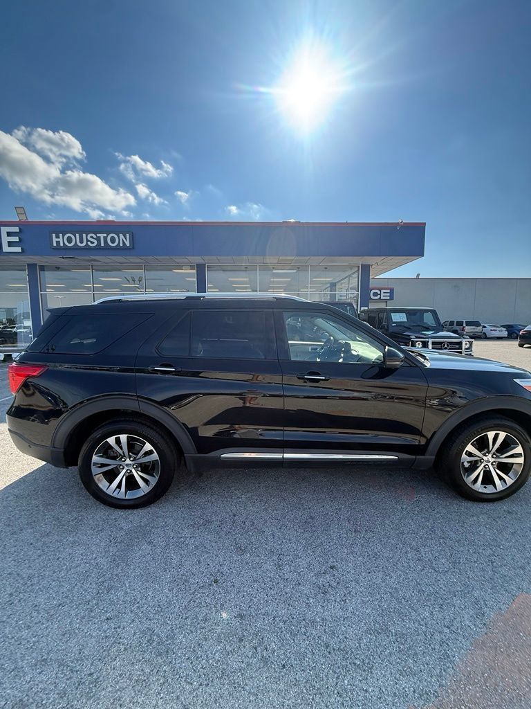 Used 2020 Ford Explorer Platinum w/ Premium Technology Package AWD/4WD image 7