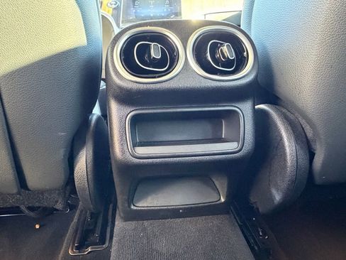 Used 2024 Mercedes-Benz GLC 300 4MATIC image 30