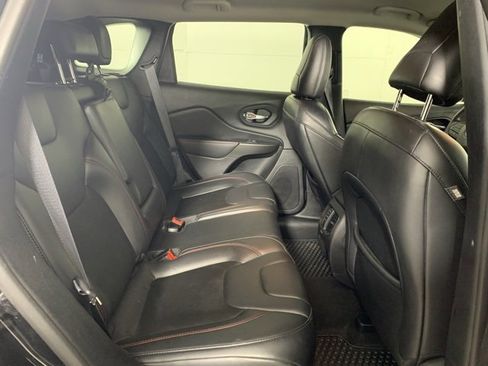 Used 2020 Jeep Cherokee Trailhawk w/ Cold Weather Group image 25