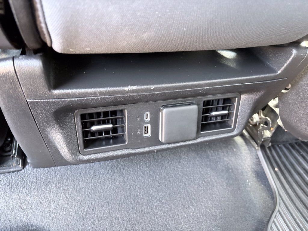 Used 2025 Chevrolet Silverado 1500 LT RWD image 9
