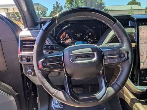Used 2026 GMC Yukon XL Denali Ultimate w/ LPO, Floor Liner Package AWD/4WD image 28