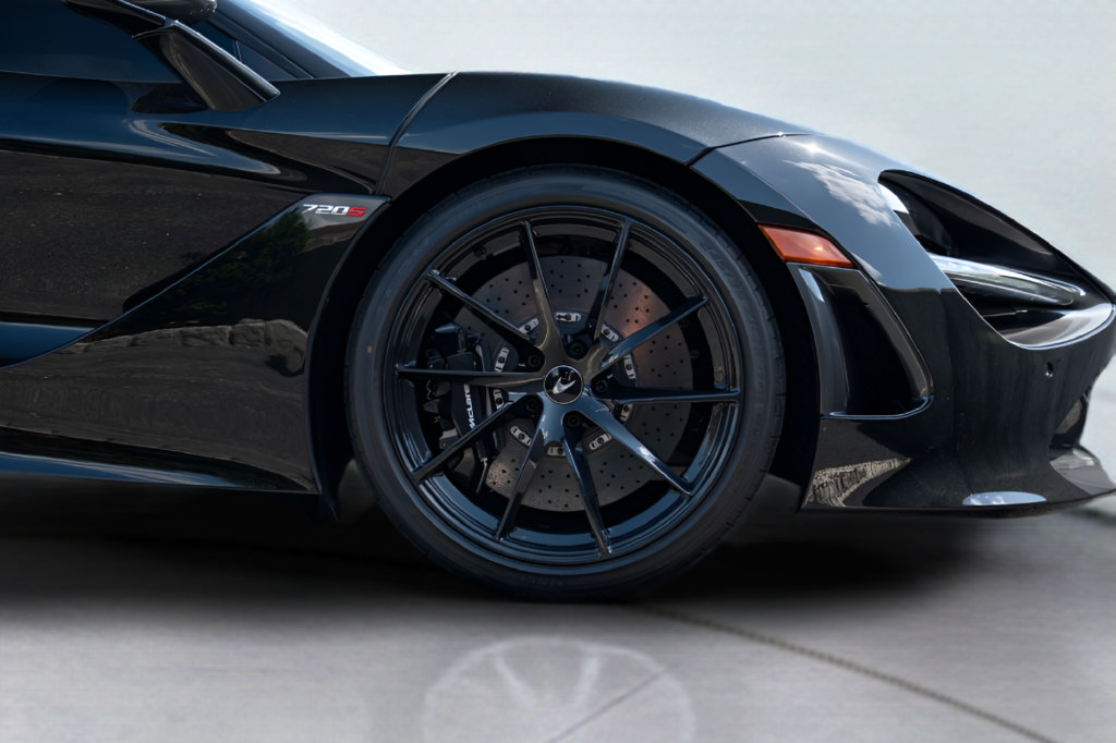 Used 2019 McLaren 720S RWD image 31