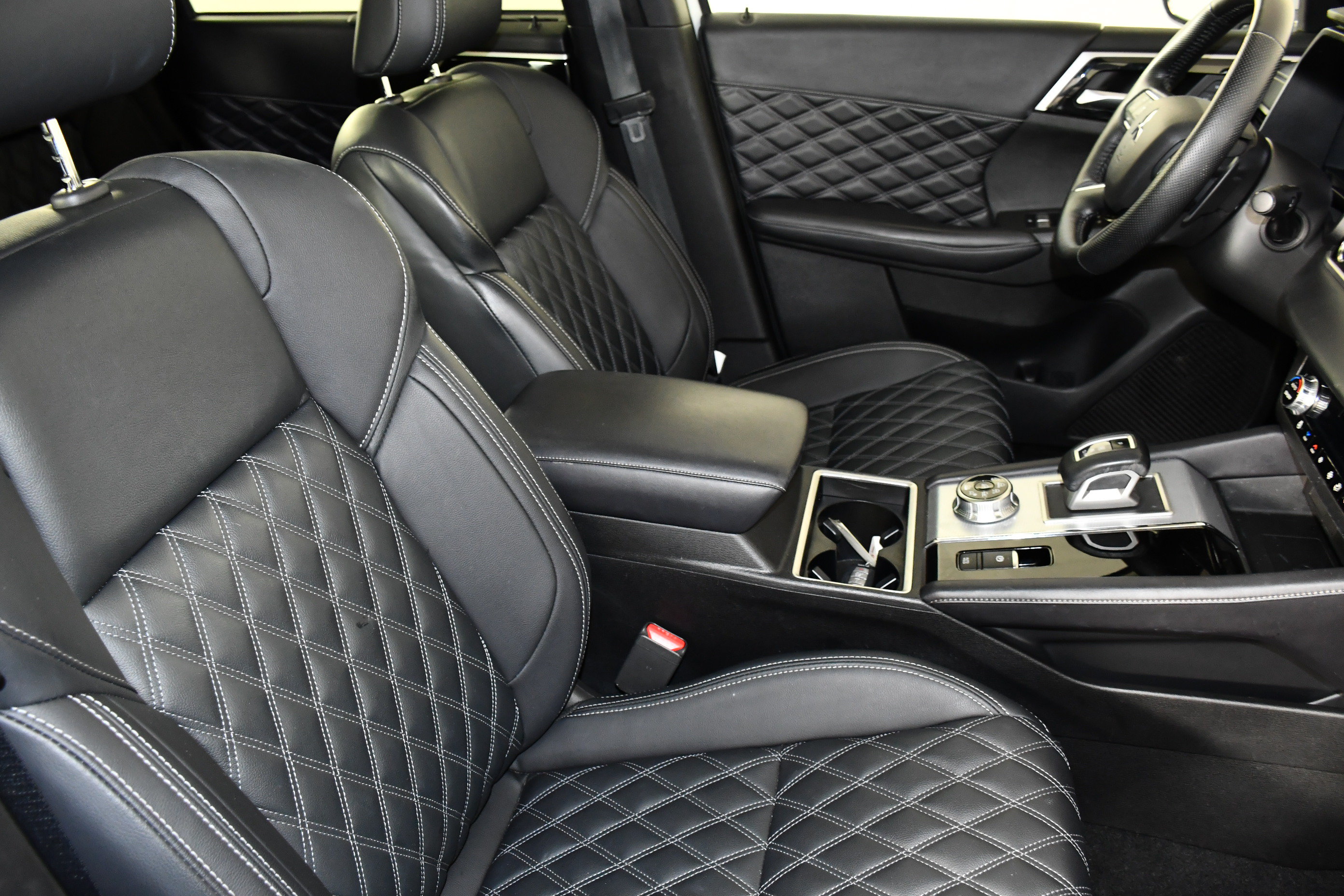 Used 2024 Mitsubishi Outlander SEL AWD/4WD image 41