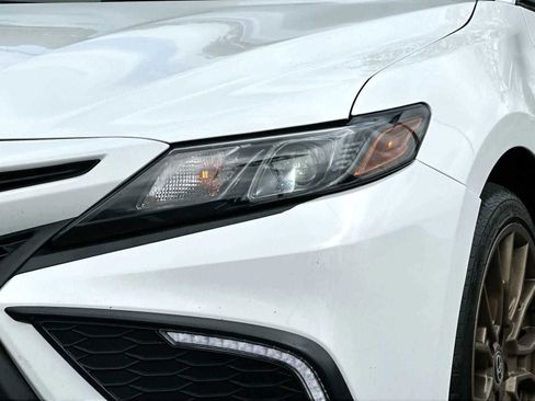 Used 2023 Toyota Camry SE image 16