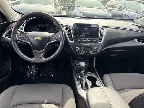 Used 2025 Chevrolet Malibu LT image 16