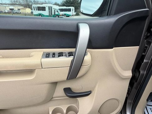 Used 2011 Chevrolet Silverado 1500 LT w/ Texas Edition image 10