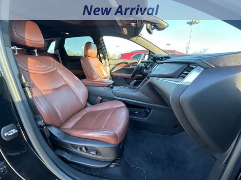 Used 2020 Cadillac XT5 Premium Luxury w/ LPO, Floor Liner Package image 8