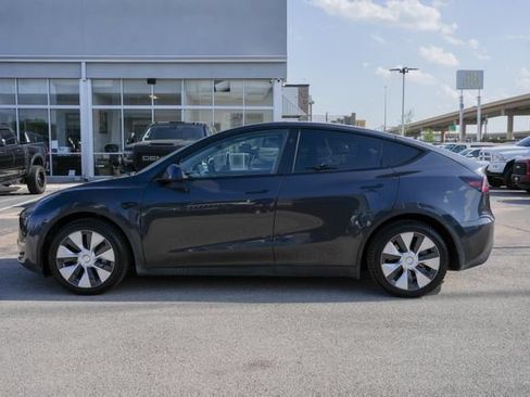 Used 2024 Tesla Model Y Long Range AWD/4WD image 9