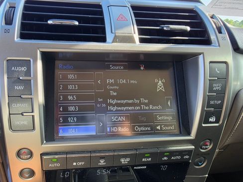Used 2017 Lexus GX 460 Premium w/ Premium Package AWD/4WD image 27