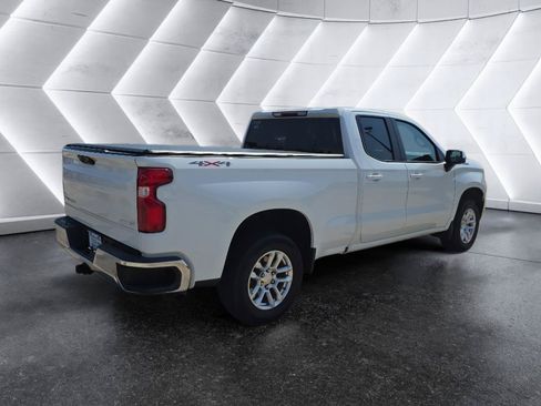 Used 2023 Chevrolet Silverado 1500 LT AWD/4WD image 5
