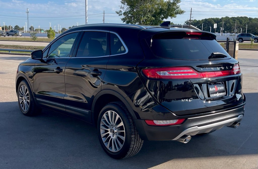 Used 2017 Lincoln MKC Reserve FWD image 3