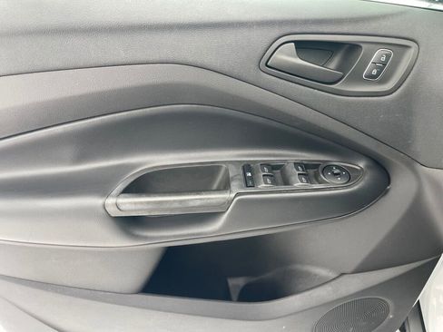 Used 2019 Ford Escape S image 6