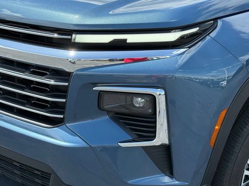 Used 2025 Chevrolet Traverse LT FWD image 10
