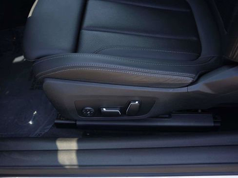 Used 2025 BMW M440i Convertible RWD image 11