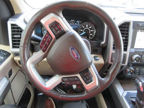 Used 2019 Ford F150 Lariat w/ Equipment Group 502A Luxury AWD/4WD image 36