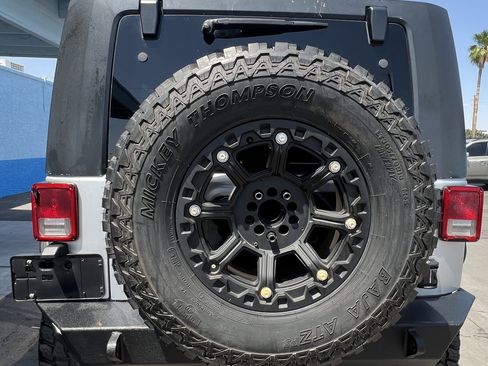 Used 2010 Jeep Wrangler Unlimited Sport image 4