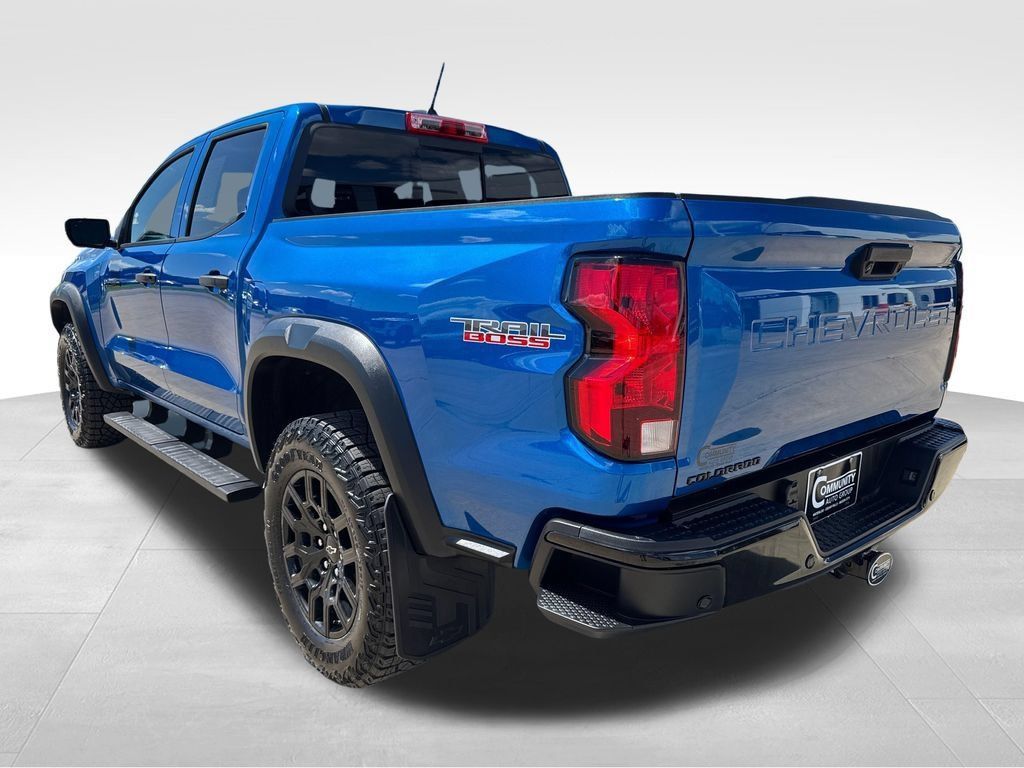 Certified 2024 Chevrolet Colorado Trail Boss w/ Advanced Trailering Package AWD/4WD image 5