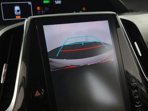 Used 2019 Toyota Prius Prime Advanced FWD image 18