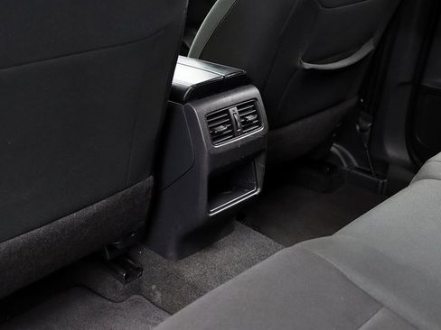 Used 2023 Nissan Rogue S image 13