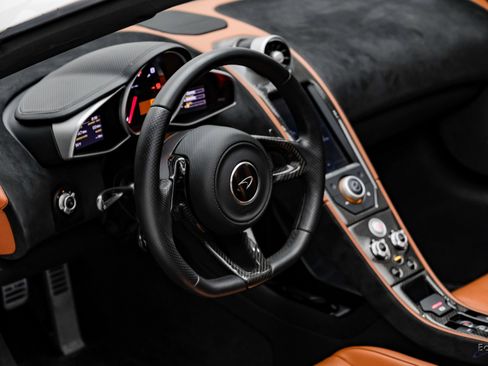 Used 2013 McLaren MP4-12C Spider image 51