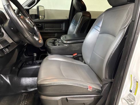 Used 2021 RAM 3500 Tradesman w/ Chrome Appearance Group image 17