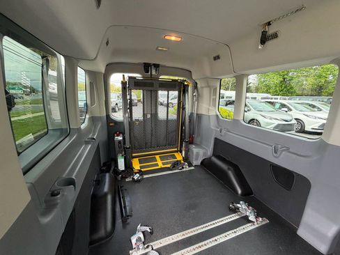 Used 2018 Ford Transit 350 XL RWD image 40