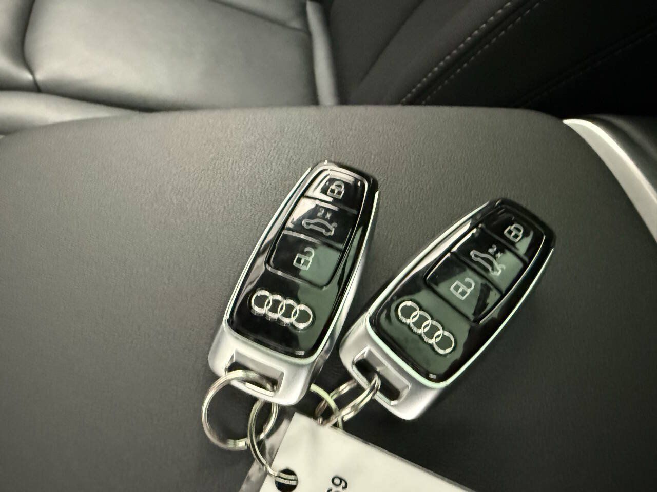 Used 2023 Audi Q8 Premium w/ Convenience Package AWD/4WD image 18