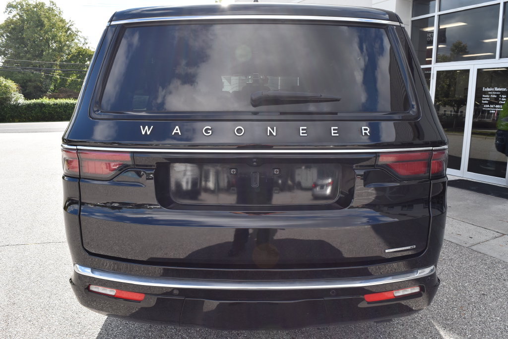 Used 2024 Jeep Wagoneer L Series II w/ Flexible Seating Group AWD/4WD image 6