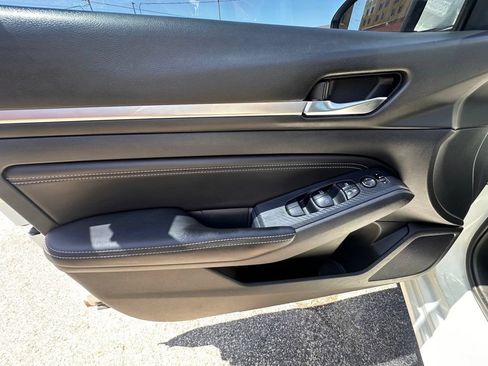 Used 2019 Nissan Altima 2.5 SL FWD image 10