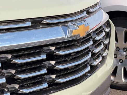 Used 2025 Chevrolet Equinox LT AWD/4WD image 11
