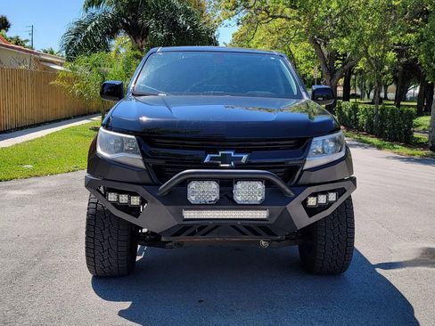 Used 2018 Chevrolet Colorado Z71 w/ Z71 Midnight Edition image 2