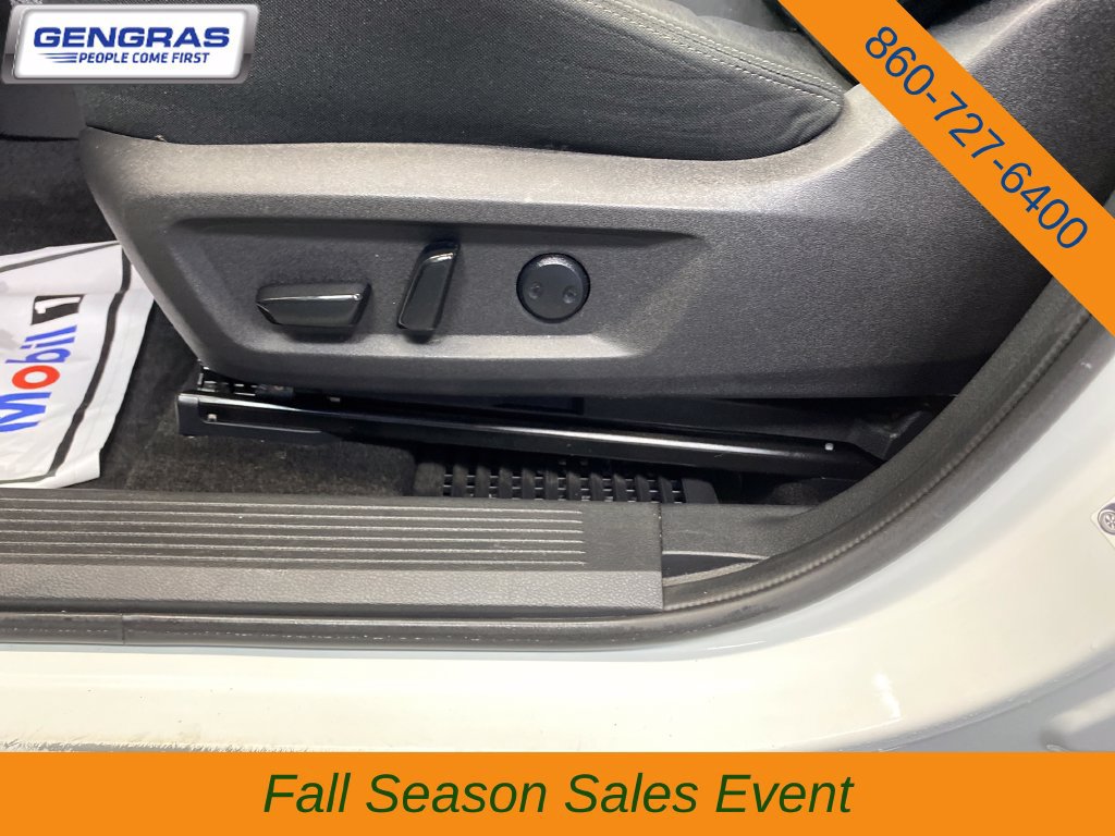 Used 2023 Nissan Rogue SV AWD/4WD image 14