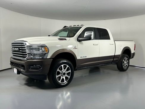 Used 2024 RAM 2500 Limited AWD/4WD image 3
